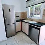 Дом отдыха Alkioni 31 With Pool And Jacuzzi Паралимни