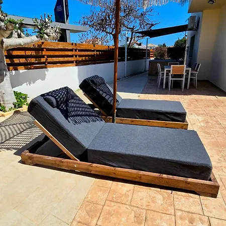 Alkioni 31 With Pool And Jacuzzi * Paralímni